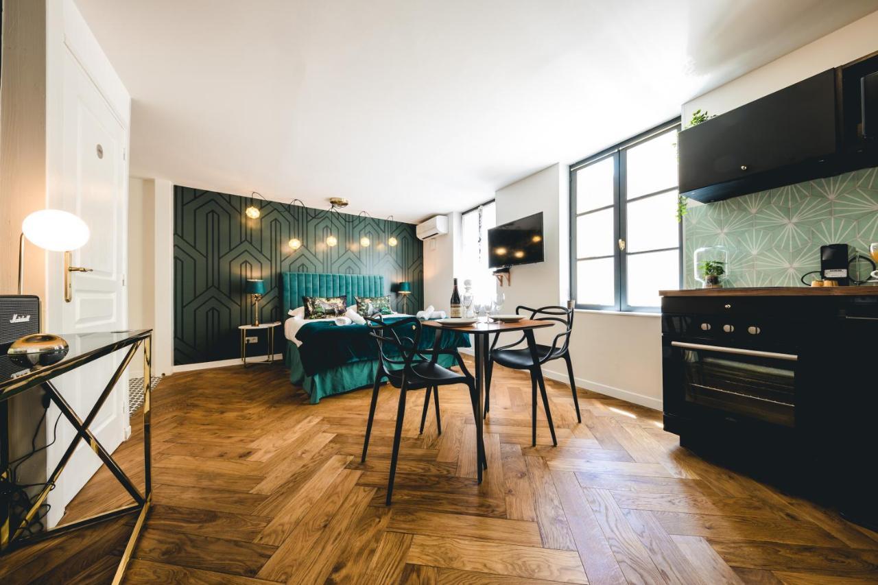 Les Precieuses Suites & Spa I Avignon Exteriör bild